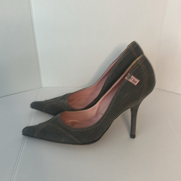Christian Dior Denim Gray/Blue and Pink Pointy Toe Pumps Size 40, 4” heel - Picture 4 of 12